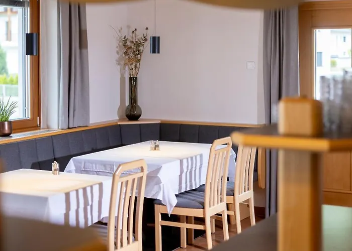 吉赛尔酒店 3* 锡利安