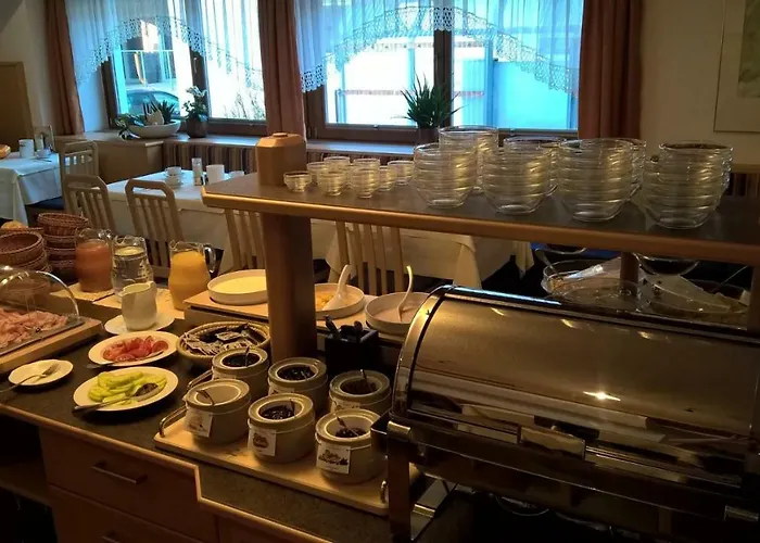 吉赛尔酒店 3* 锡利安